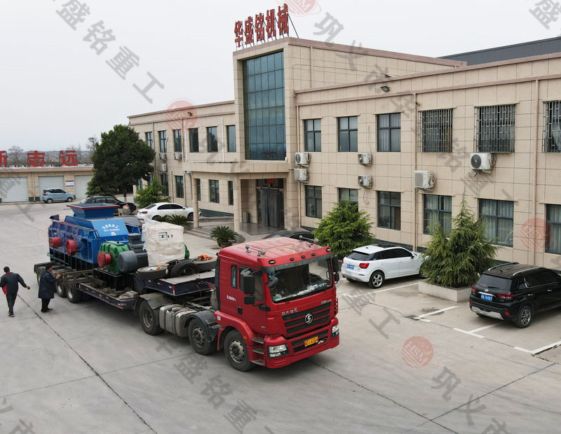 時(shí)產(chǎn)200噸對(duì)輥液壓制砂機(jī)，處理鵝卵石、石灰石的出砂效果怎么樣呢？