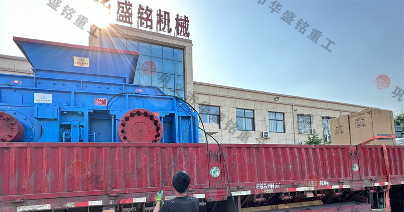 鐵礦石液壓對輥破碎機(jī)的維護(hù)成本如何？工作原理是什么？