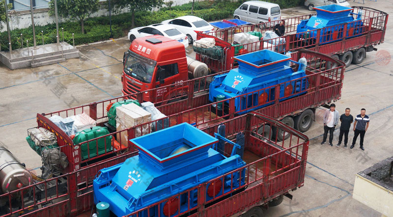 3mm以下對(duì)輥破碎機(jī)多少錢(qián)？對(duì)輥破碎機(jī)實(shí)體廠家可看客戶現(xiàn)場(chǎng)